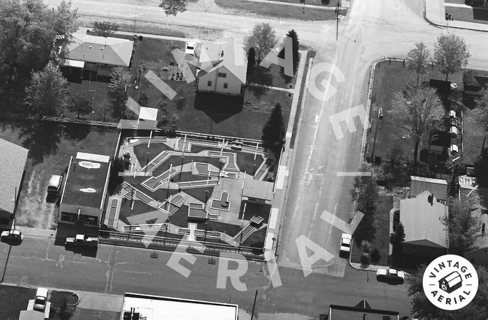 Kooky Miniature Golf - 1981 Aerial
